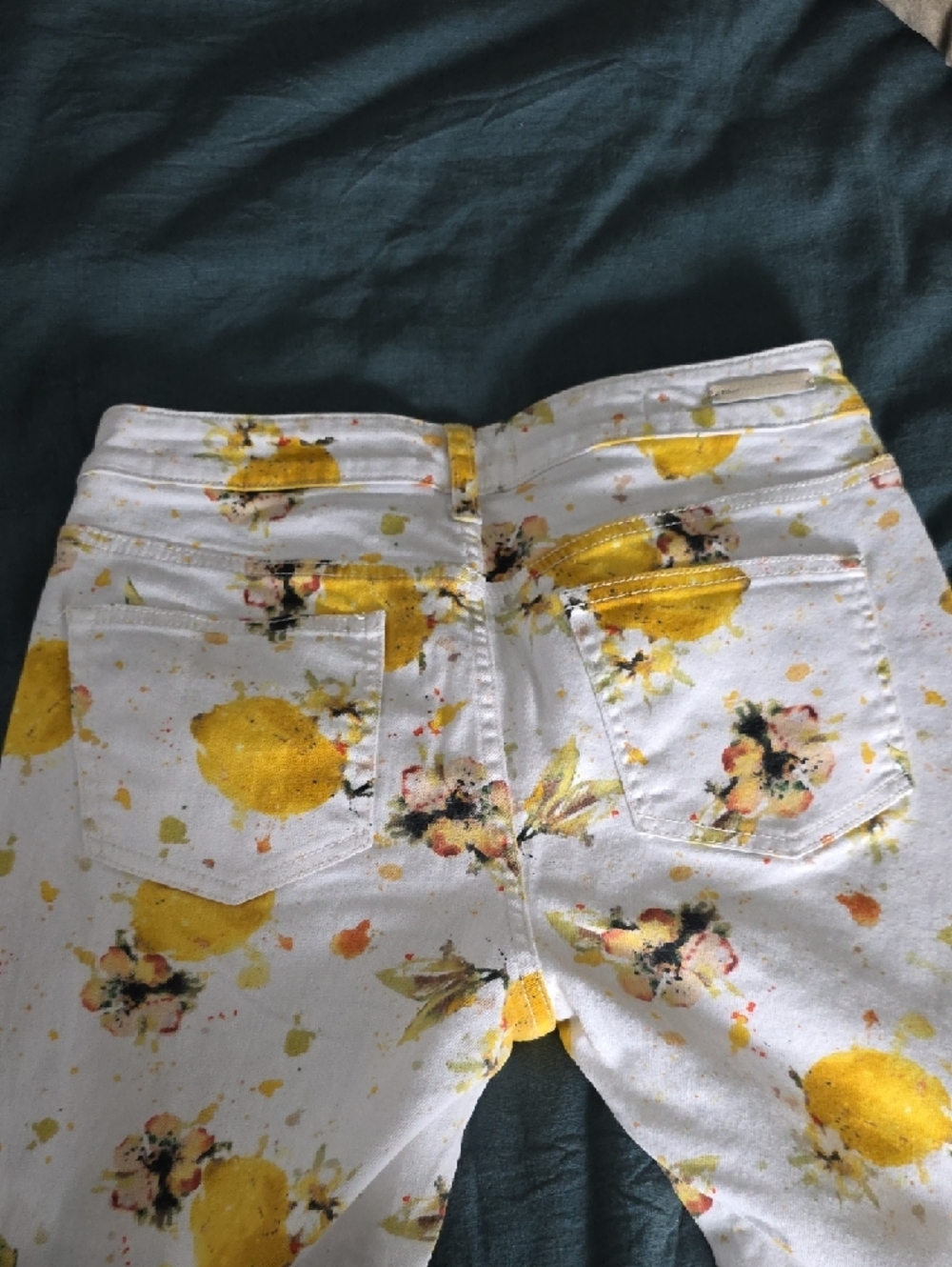 Pilcro and the Letterpress White Jeans with Yellow Lemon Floral Print - Picture 6 of 8